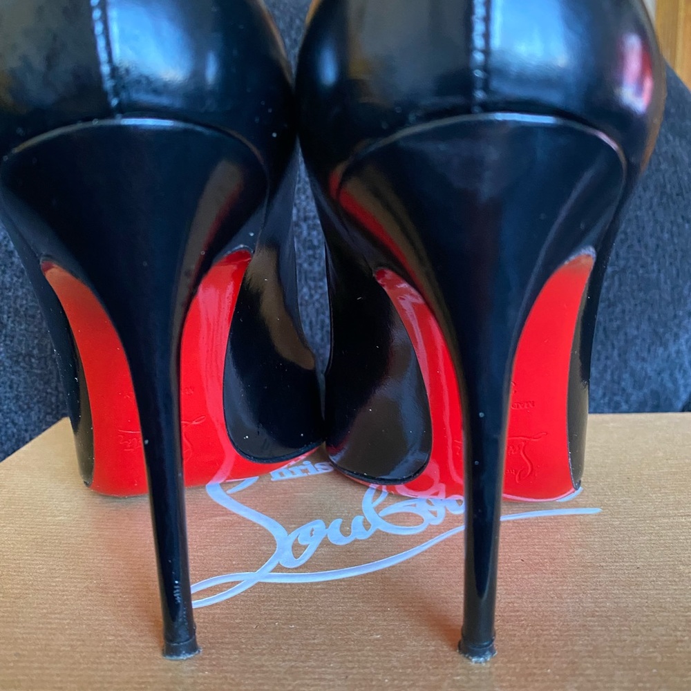 Authentic Christian heels - Picture 5 of 5